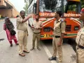 आगरा यातायात पुलिस की बड़ी कार्रवाई: अवैध रूप से सवारी भरने वाली 49 रोडवेज बसों का चालान, 17 बसें सीज