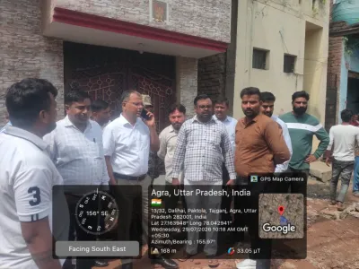 तेज बारिश में धंसा तेलीपाड़ा का पुराना नाला, नगर निगम ने रातभर चलाया राहत अभियान