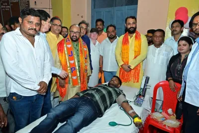 प्रधानमंत्री नरेंद्र मोदी के जन्मदिन पर 'सेवा संकल्प अभियान' को शुरू करते हुए लगाया रक्तदान शिविर