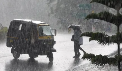 झारखंड के कई इलाके में चली आंधी, बारिश के साथ वज्रपात, कल के लिए यलो अलर्ट जारी