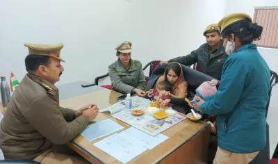 आत्महत्या करने के लिए जा रही महिला को पुलिस ने बचाया