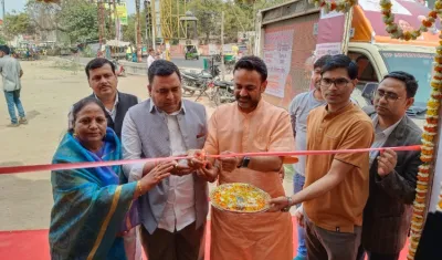 केन्द्र व प्रदेश सरकार की नीतियों, उपलब्धियों एव्ं योजनाओं की लगी प्रदर्शनी