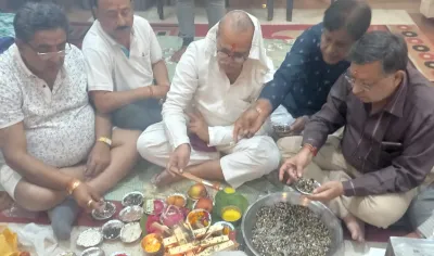 सिंधी सेंट्रल पंचायत समाज की भलाई के लिए किया हवन