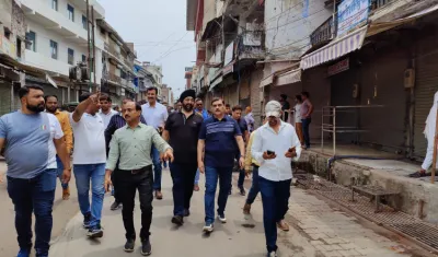 बीआईएस है उद्योगों के विरुद्ध काला कानून,पैदल मार्च कर किया बीआईएस का विरोध