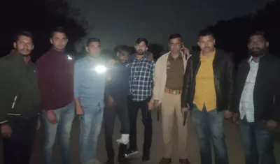 आगरा पुलिस की देर रात बदमाशों से हुई मुठभेड़ , मुठभेड़ में एक बदमाश को लगी गोली,दो को पुलिस ने दबोचा