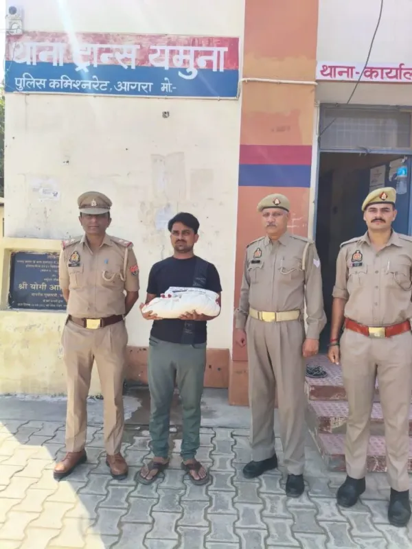 ट्रांस यमुना पुलिस ने गांजा तस्कर को दबोचा, सवा किलो गांजा बरामद
