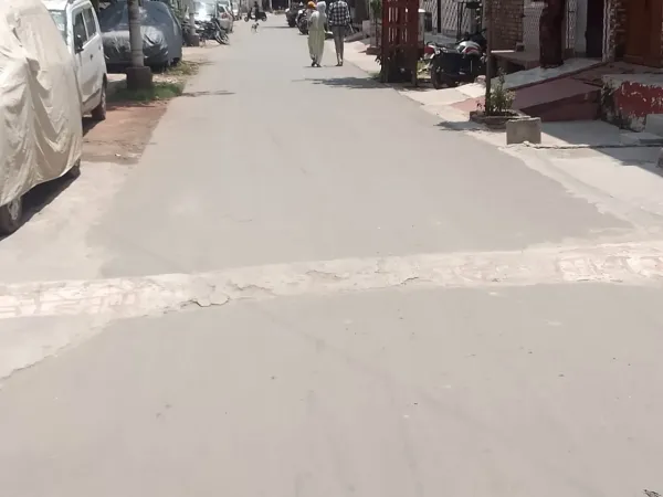ऊंचा स्पीड ब्रेकर बना हादसों की वजह, संघ के दो पदाधिकारी गंभीर रूप से घायल, अस्पताल में भर्ती