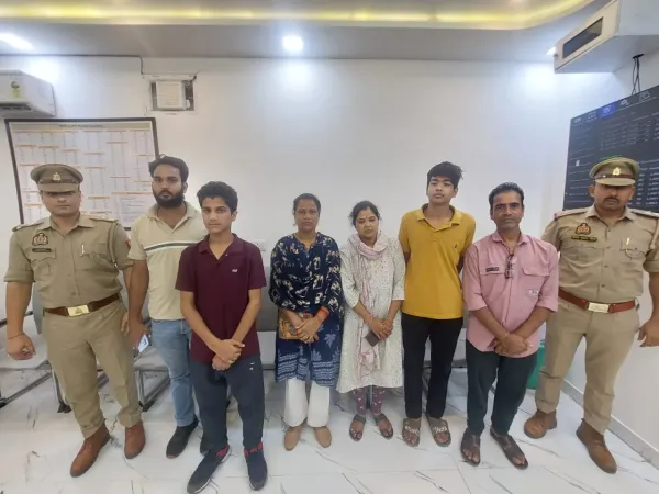 आगरा कमला नगर पुलिस की सक्रियता से मिले, चारों ओर से आगरा कमिश्नरेट पुलिस को मिल रही बधाइयां