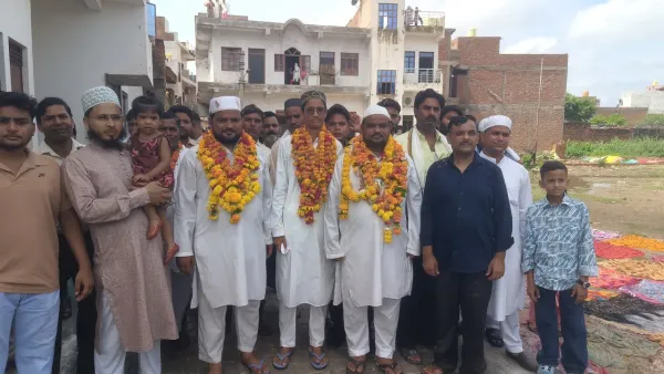 वार्ड 13 कछपुरा पार्षद इमराना अब्बास और पार्षद पति शब्बीर अब्बास अपने परिवार के प्रतिनिधिमंडल के साथ पहुंचे सऊदी अरब उमरा…