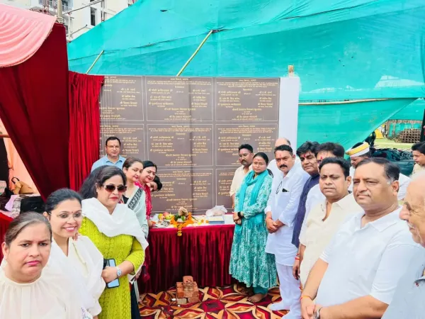 आगरा जनकपुरी महोत्सव को मिला विकास का उपहार, महापौर हेमलता दिवाकर कुशवाहा ने किया 12 करोड़ के कार्यों का शिलान्यास