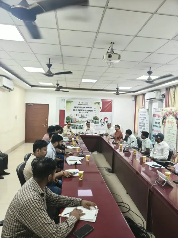 त्योहारी सीजन में सफाई व्यवस्था को लेकर नगर आयुक्त सख्त, वेंडरों को दी चेतावनी