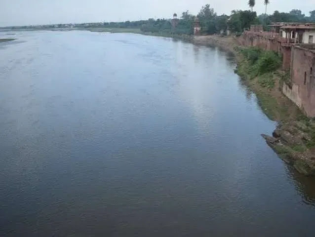 बटेश्वर में यमुना स्नान बना काल, युवक की डूबकर मौत कैंटर पूजन के लिए आया युवक यमुना में डूबा