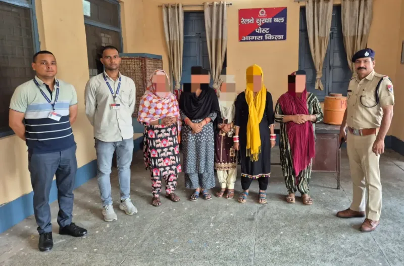 ट्रेनों में यात्रियों से अभद्रता पड़ रही थी भारी, आरपीएफ ने 42 किन्नरों को किया गिरफ्तार