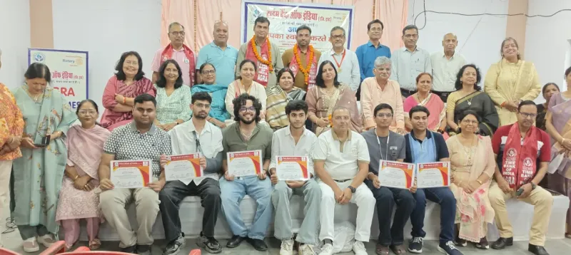 सेवा, संवेदनशीलता और सम्मान का दिया संदेश वरिष्ठ नागरिकों की सेवा का प्रशिक्षण लेकर प्रशिक्षुओं को मिले प्रमाणपत्र