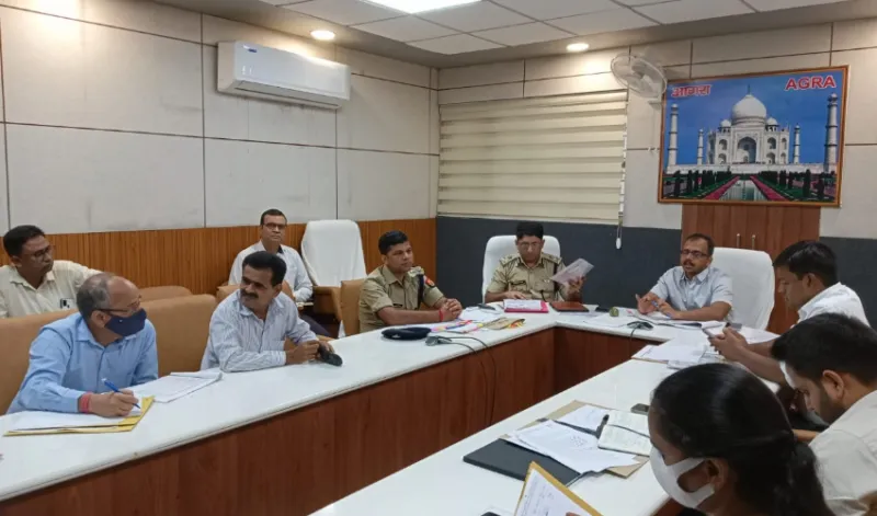 आयुक्त ने वीडियो कान्फ्रेंसिंग के माध्यम से मण्डलीय कानून व्यवस्था की, की समीक्षा