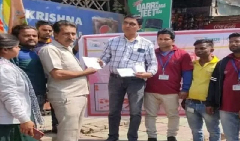 आगरा में सड़क पर गंदगी के खिलाफ नगर निगम का बड़ा अभियान