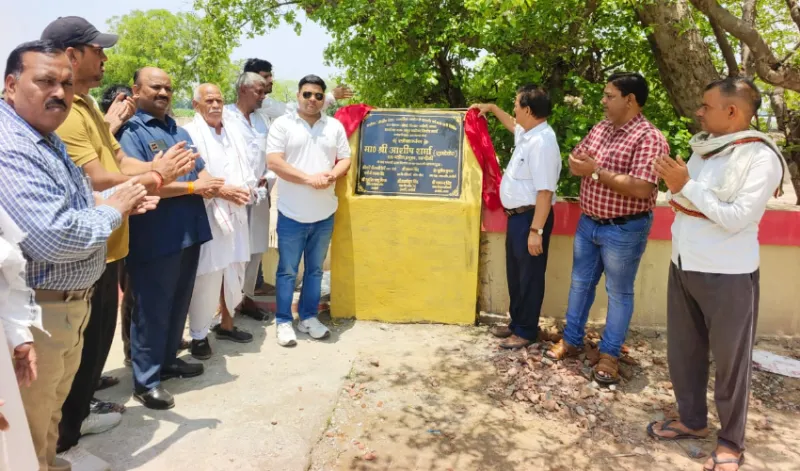 खंदौली ब्लॉक प्रमुख ने किया अमृत सरोवर उद्घाटन