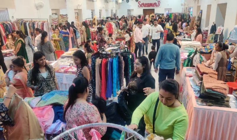 रॉयल पैशन लाइफस्टाइल ने लगाई विजय नगर कॉलोनी में प्रदर्शनी
