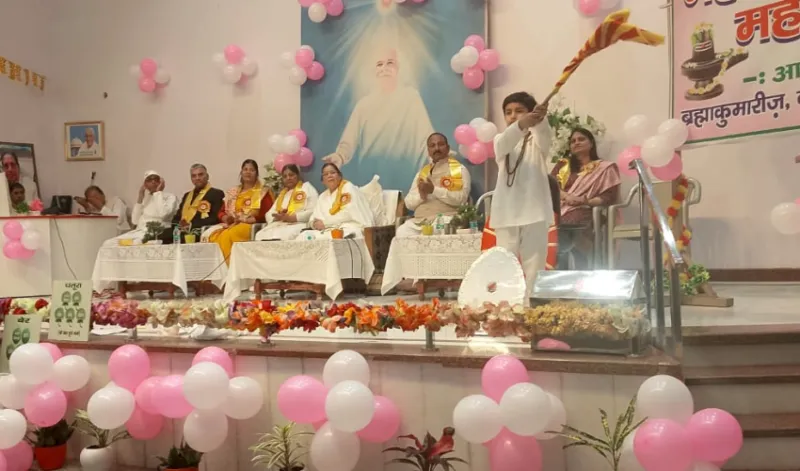 प्रजापिता ब्रह्माकुमारी ईश्वरीय विश्वविद्यालय कमला नगर आगरा के सब जोनल कार्यालय पर बड़े हर्ष और उमंग उल्लास के साथ मनाया गया महाशिवरात्रि का पावन पर्व