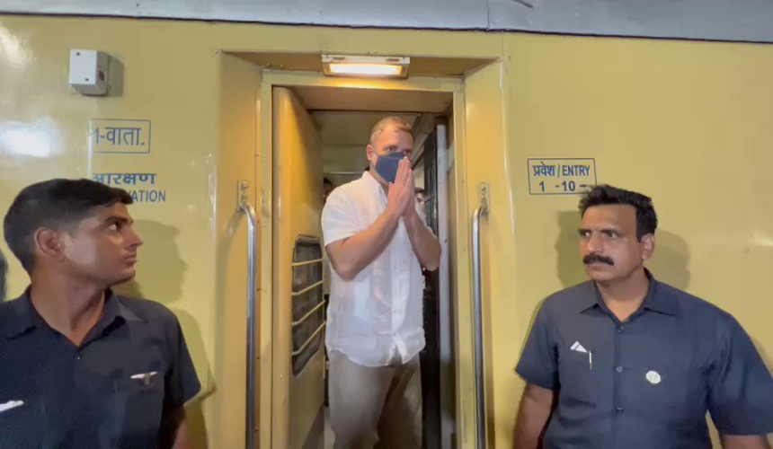 Congress Chintan Shivir : उदयपुर में आज से कांग्रेस का तीन दिवसीय चिंतन शिविर, ट्रेन से पहुंचे राहुल गांधी, जगह-जगह भव्य स्वागत