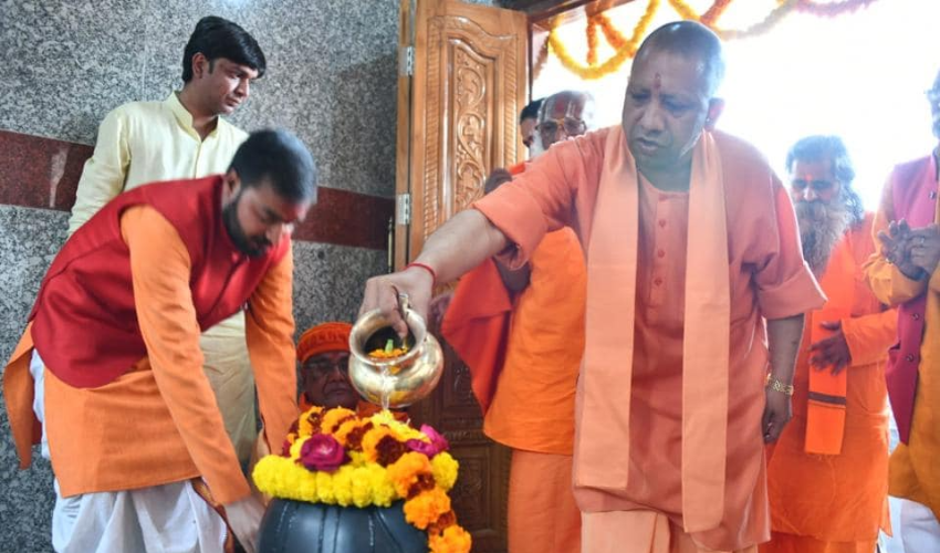 देश के जीर्ण-शीर्ण मंदिरों को गोद लेगी अखाड़ा परिषद, सीएम योगी को भेजेगी प्रस्ताव