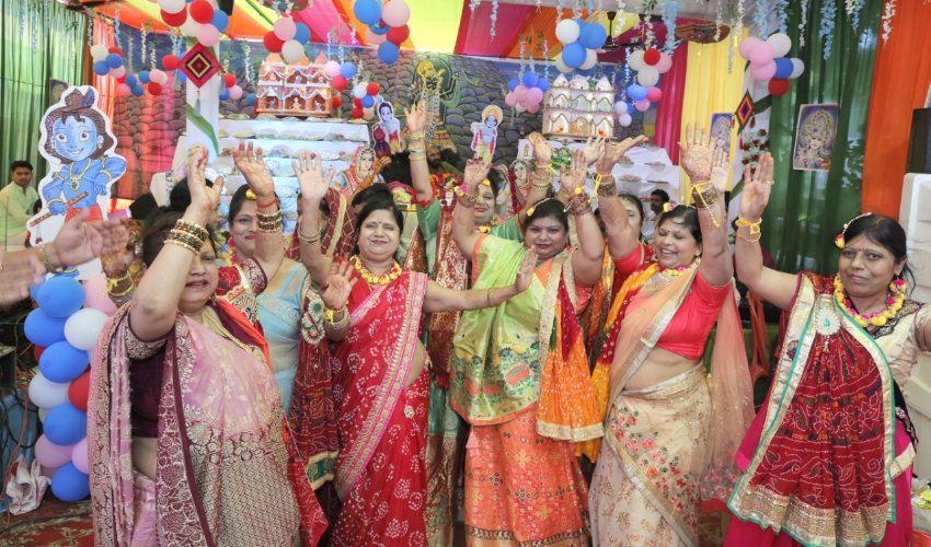 कर्मयोगी कन्क्लेव में चल रही श्रीमंद भागवत कथा मे नंदोत्सव का आनंद, झूमें नगरवासी