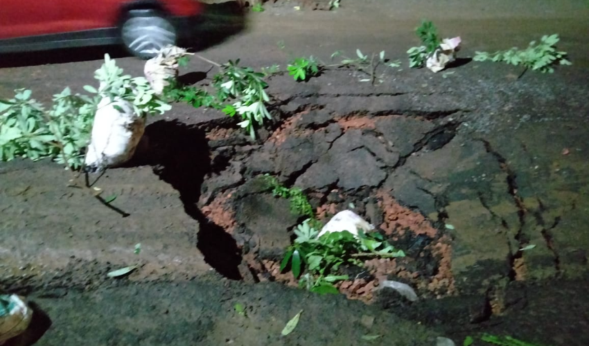 सेक्टर 8 सेंट्रल जेल रोड की सड़क धसी, बड़ा हादसा होने से बचा