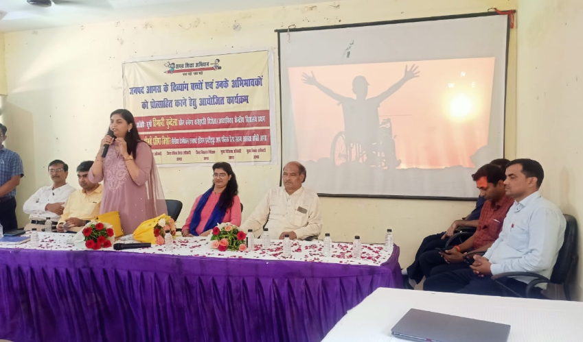 दिव्यांग बच्चों का उत्साहवर्धन और शिक्षा के प्रति कौन बनेगा करोड़पति विजेता हिमानी बुंदेला ने किया प्रेरित