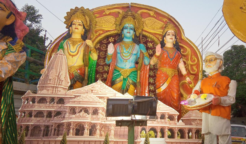 आवास विकास कॉलोनी में गूंजा महाराजा अग्रसेन का जयघोष,रामदरबार की आरती करती प्रधानमंत्री मोदी की झांकी रही आकर्षण का केंद्र
