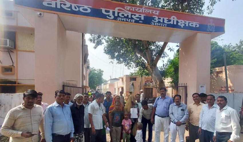 हत्यारो की गिरफ्तारी को लेकर सविता समाज एसएसपी से मिला