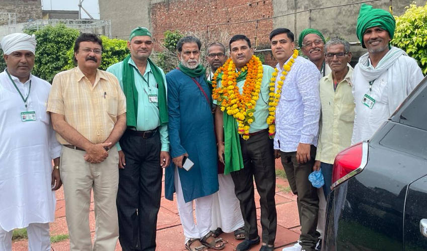 किसानों की बर्बाद हुई फसल के लिए भाकियू. लोकशक्ति में करी आवाज़ बुलंद