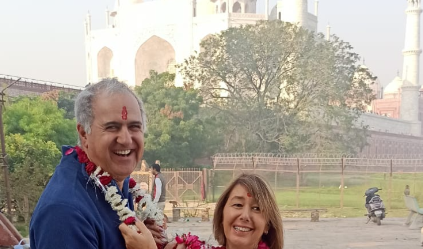 अमेरिकन दम्पत्ति ने ताज के साये में किया पुनर्विवाह