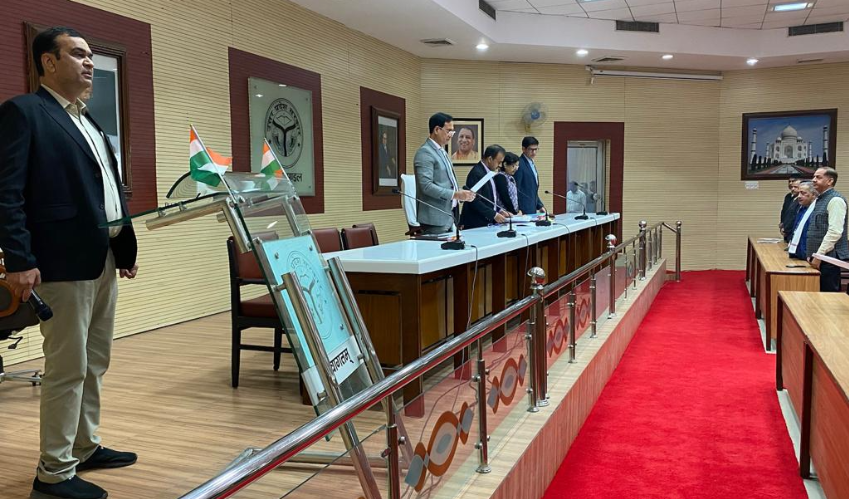 हर्षोल्लास के साथ मनाया गया 73 वां संविधान दिवस