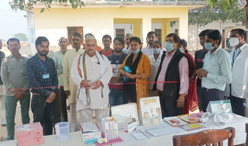 एचआईवी-एड्स के प्रति जागरुकता फैलाने में मदद कर रहे प्रधान