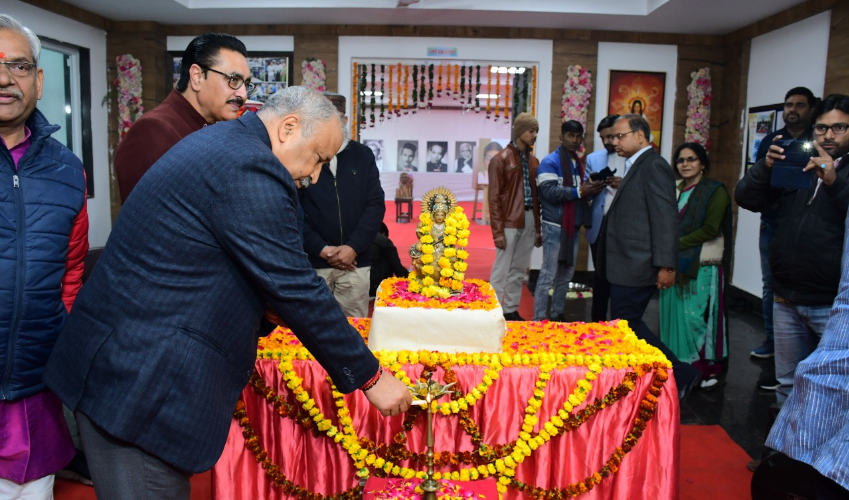 ब्रज फिल्म फेस्टीबल की पूर्व संध्या पर भारतीय सिनेमा का इतिहास दिखाती प्रदर्शनी का हुआ शुभारम्भ