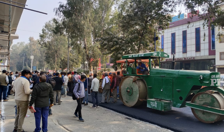 लोक निर्माण विभाग आगरा द्वारा केन्द्रीय सड़क अनुसंधान संस्थान के वैज्ञानिकों के निर्देशन में नई तकनीकी का प्रयोग