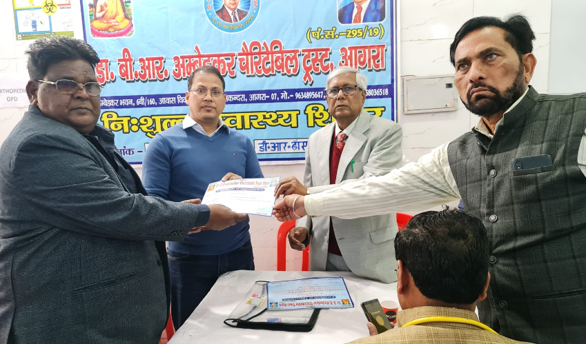 डा0 बी0आर0 अम्बेडकर चैरिटेबल ट्रस्ट द्वारा आयोजित निशुल्क स्वास्थ्य कैंप में 50 से अधिक मरीजों ने कराया स्वास्थ परीक्षण