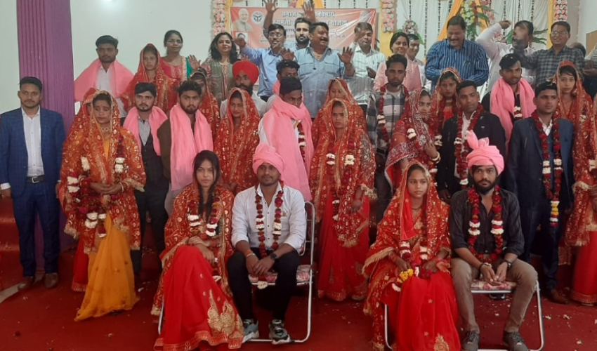 आगरा में मुख्यमंत्री सामूहिक विवाह योजना के अंतर्गत 786 जोड़ों का सम्पन्न हुआ सामूहिक विवाह सम्पन्न