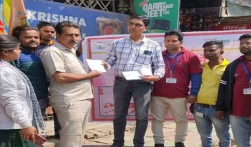 आगरा में सड़क पर गंदगी के खिलाफ नगर निगम का बड़ा अभियान