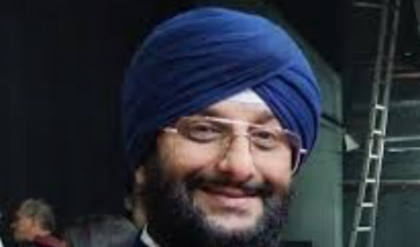 पापा की शिकायत पर जारी हुए आदेश