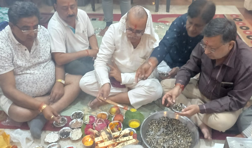 सिंधी सेंट्रल पंचायत समाज की भलाई के लिए किया हवन