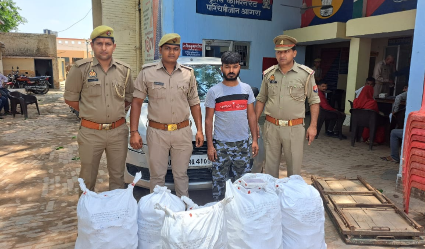 रिट्ज कार के हर पार्ट से निकली शराब की बोतल, एक तस्कर गिरफ्तार