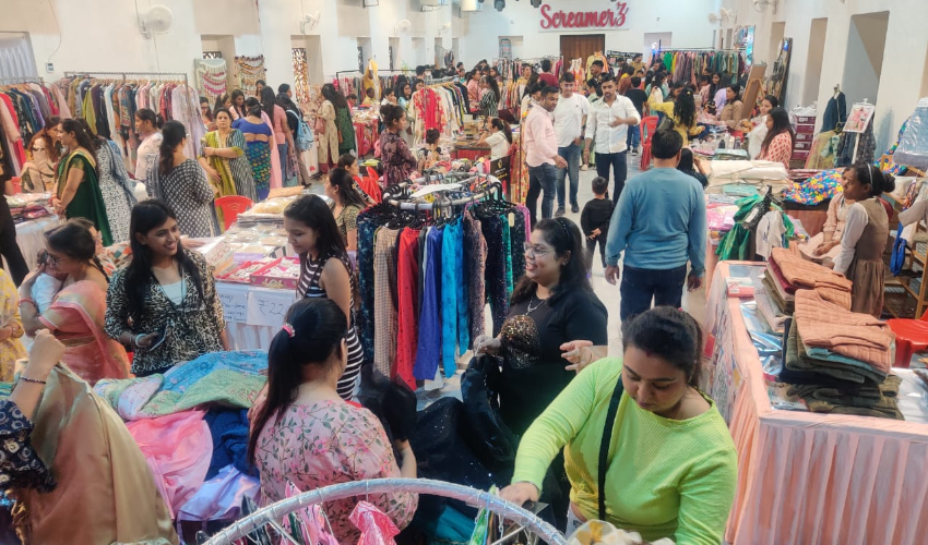 रॉयल पैशन लाइफस्टाइल ने लगाई विजय नगर कॉलोनी में प्रदर्शनी