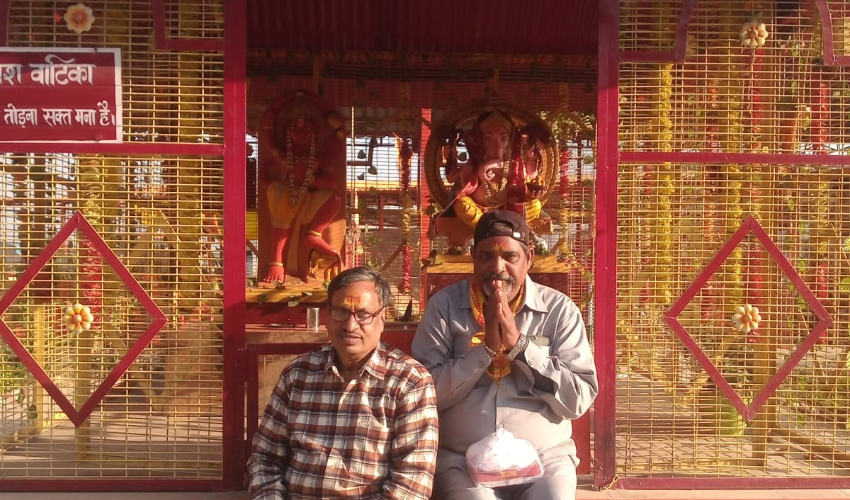 हनुमान जी के जन्मोत्सव पर हुआ नई कुर्सी विधवत पूजन