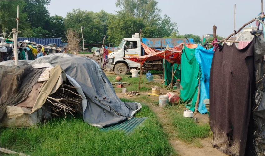 दूसरों का कूड़ा उठाने वाले खुद जी रहें हैं नारकीय जीवन