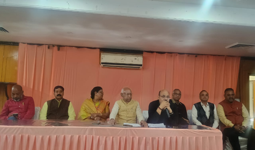 माथुर वैश्य महासभा के वर्तमान अध्यक्ष ने आरोपों का किया खण्डन