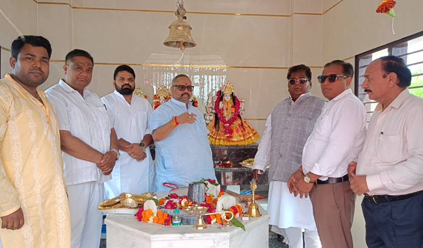 इंडस वैली कॉलोनी में राम दरबार और शिव परिवार की हुई प्राण-प्रतिष्ठा
