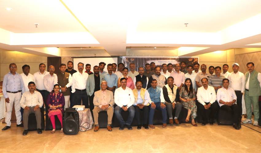 आगरा इशरे में डॉ. कुंवर मौसम ने संभाली अध्यक्ष पद की कमान